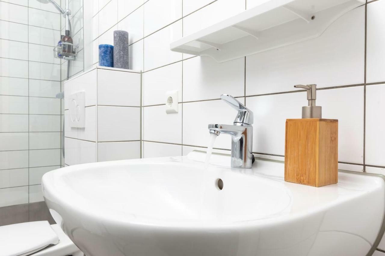 Retreat To Quite Newly Build Apt Center Delftアパートメント エクステリア 写真